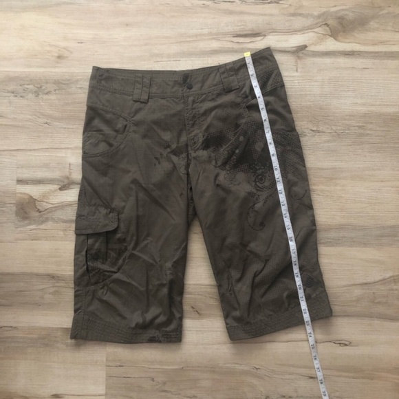 Salomon Women's Cargo Shorts - Dark Olive - Picture 10 of 10